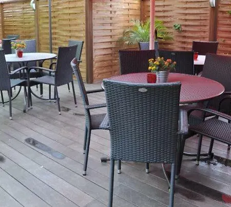 Zur Post Ochsendorf فندق 2*