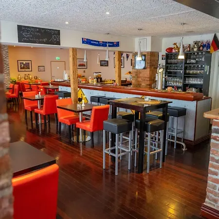 فندق Zur Post Ochsendorf 2*